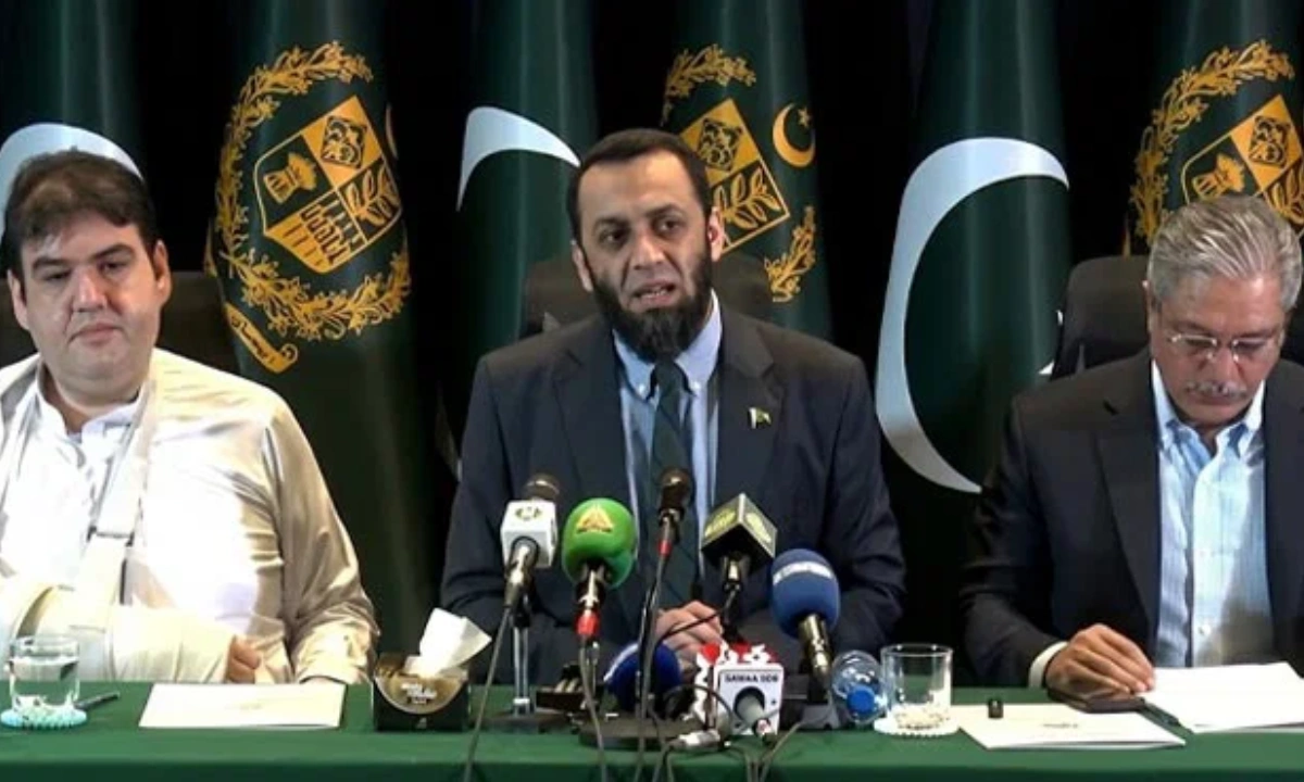پی ٹی آئی نے خیبر پختونخوا دہشت گردوں کے حوالے کر دیا،عطا اللہ تارڑ