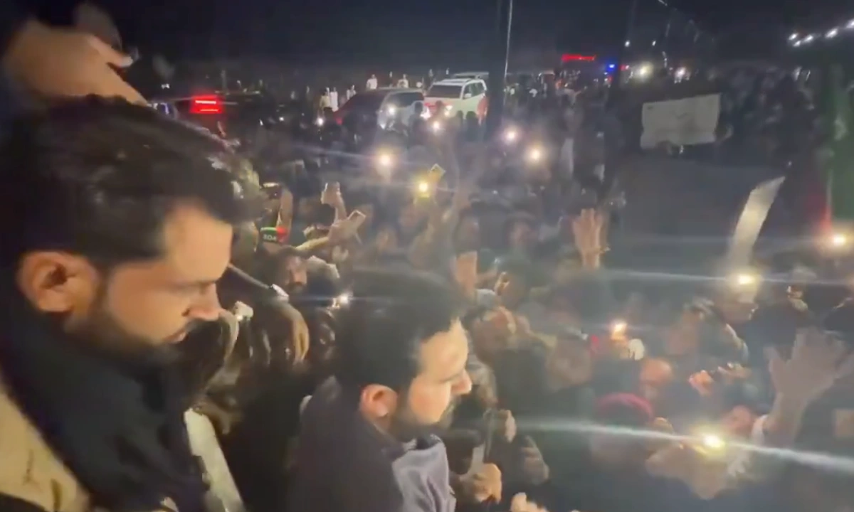 پی ٹی آئی کا لانگ مارچ مردان پہنچ گیا،سہیل آفریدی کا 13 اکتوبر کو صوابی میں آئندہ لائحہ عمل کا اعلان