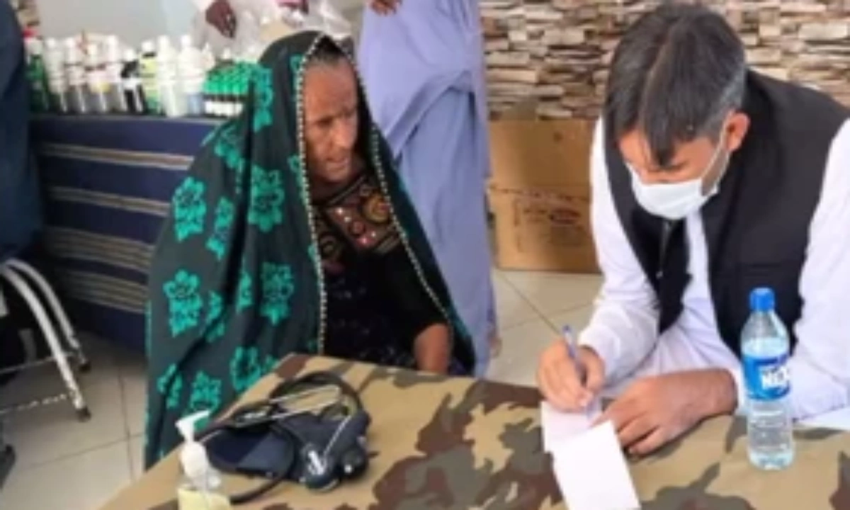 تھرپارکر میں رینجرز کا مفت طبی کیمپ، 721 سے زائد مریضوں کا معائنہ
