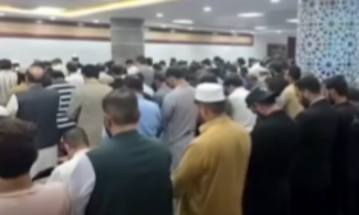 نماز جمعہ میں حکومت اور اپوزیشن کے مذاکرات کی کامیابی کیلئے خصوصی دعا