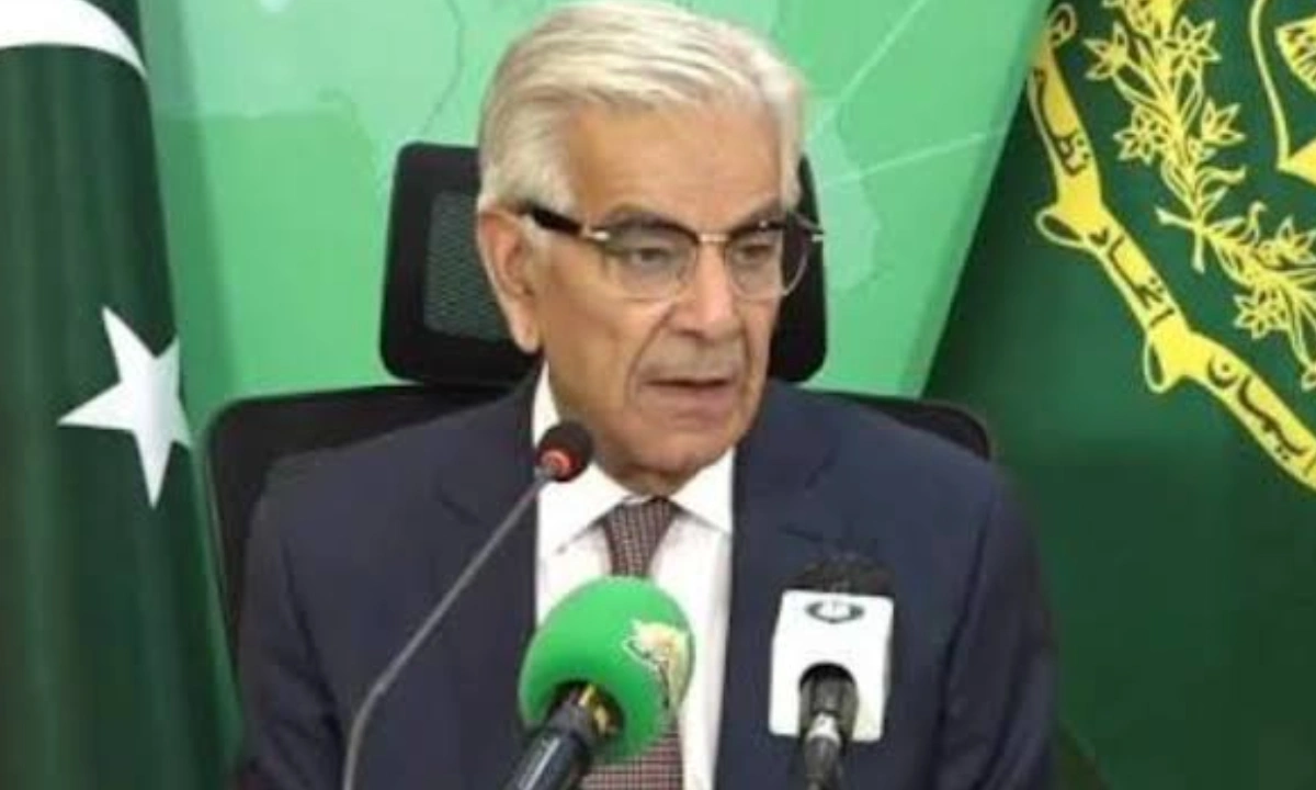 تحریک انصاف دہشت گردوں کی مالی معاونت کرتی ہے،وزیر دفاع کا دعویٰ