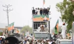 تحریک انصاف کا لانگ مارچ کوہاٹ پہنچ گیا،کارکنوں کا پرتپاک استقبال