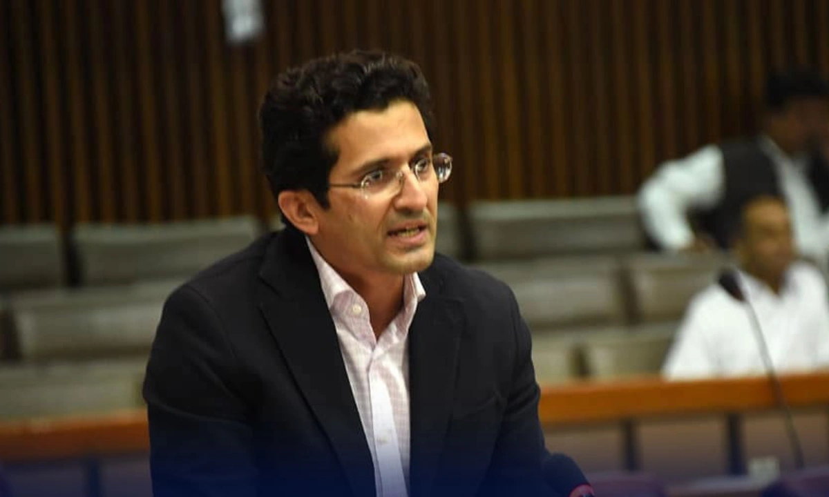 تیل مہنگا ہونے کا بوجھ ہزاروں ارب روپے تک پہنچ سکتا ہے،علی پرویز ملک