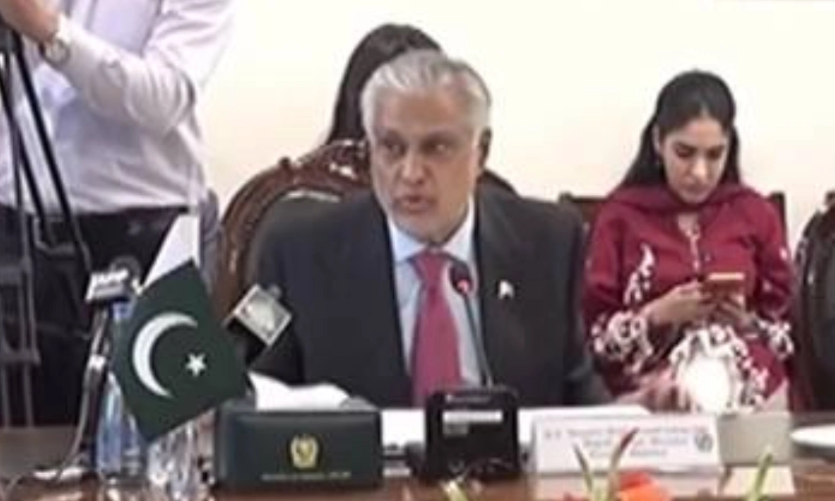 پاک عمان مشترکہ وزارتی اجلاسوں میں طویل وقفہ نہیں ہونا چاہیے، اسحاق ڈار