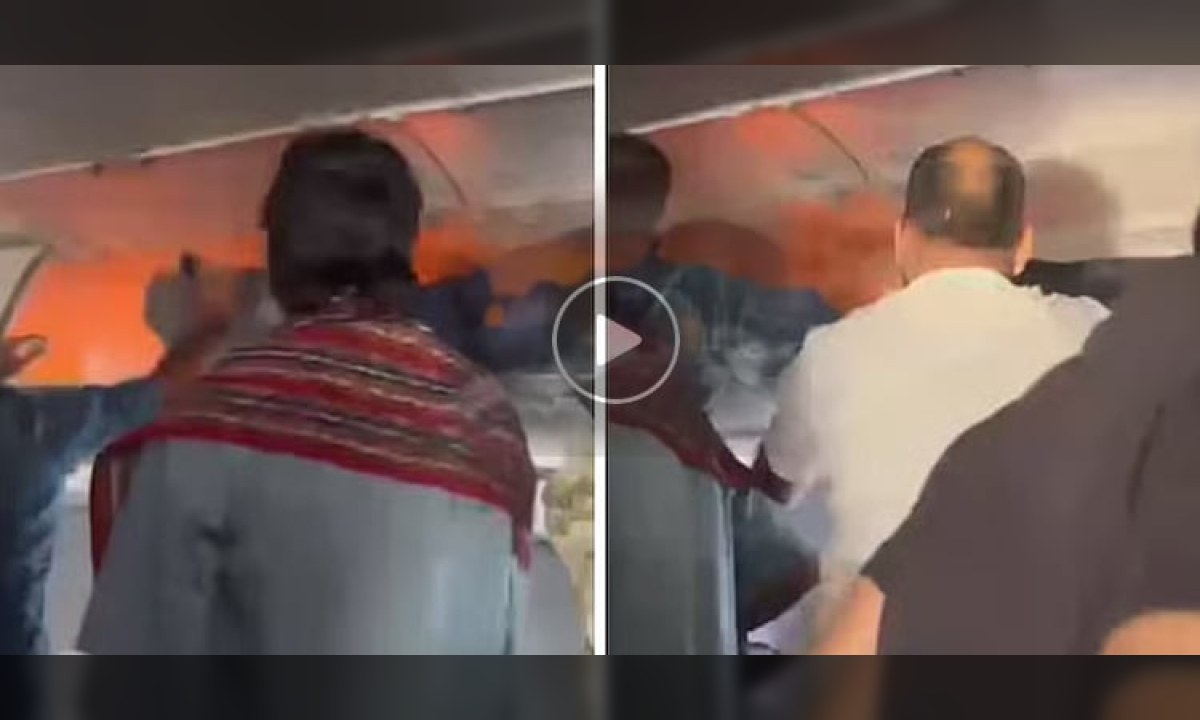 طیارے میں پاور بینک میں آگ لگنے کے واقعے کے بعد کی عکاسی کرتی علامتی تصویر۔
