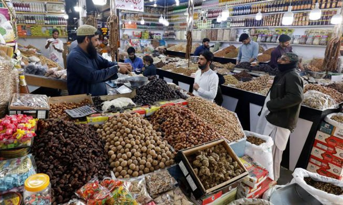 وفاقی ادارہ شماریات کی عمارت اور مہنگائی کے اعداد و شمار کا جائزہ۔