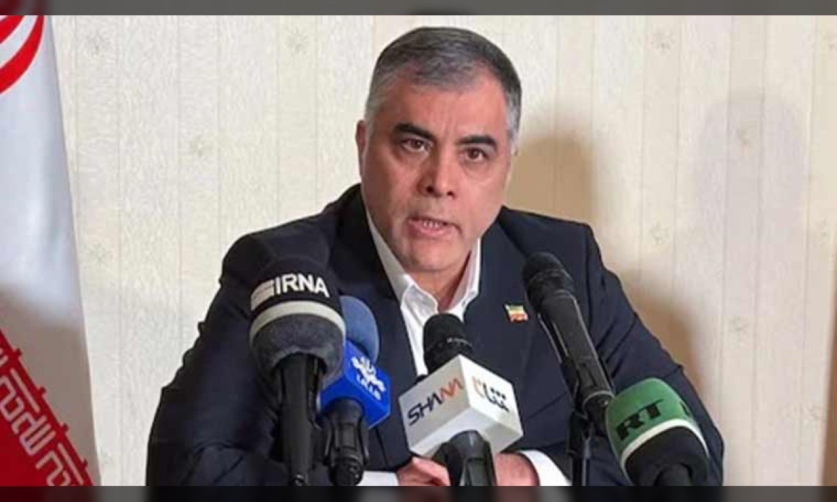 ایرانی وزیر تیل محسن پاک نژاد اور عبوری وزیر حامد بووارد کی مشترکہ فائل فوٹو