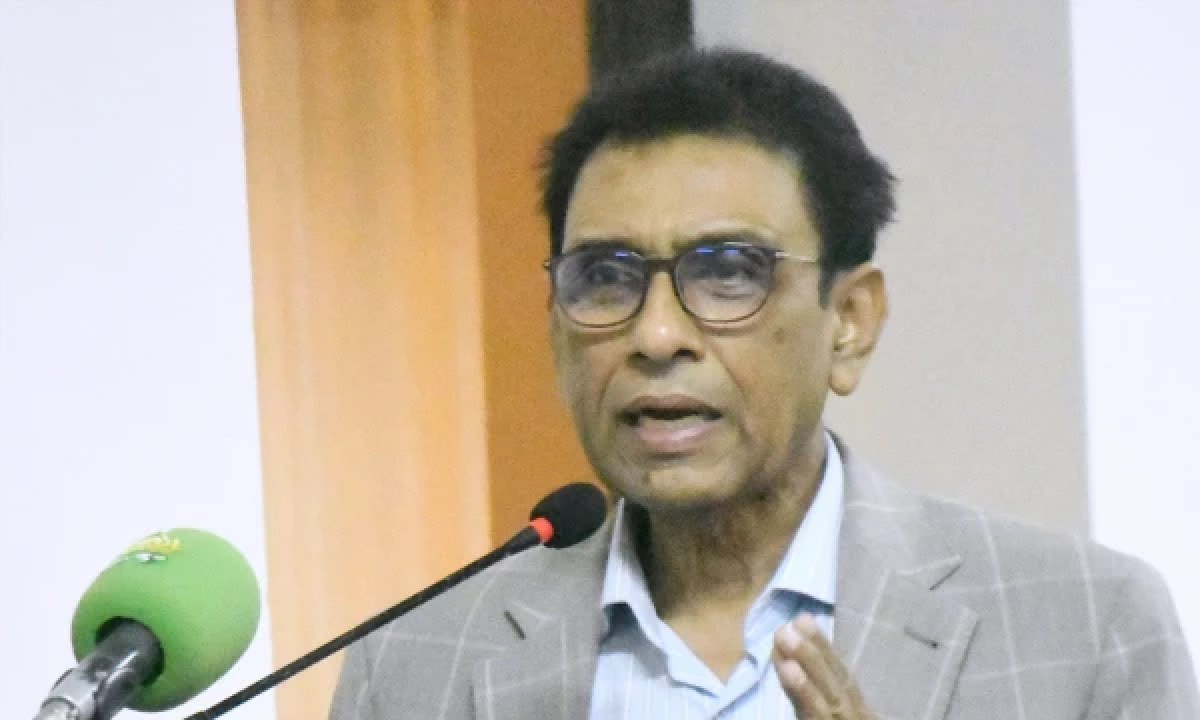 ایم کیو ایم پاکستان کے چیئرمین ڈاکٹر خالد مقبول صدیقی خطاب کر رہے ہیں۔