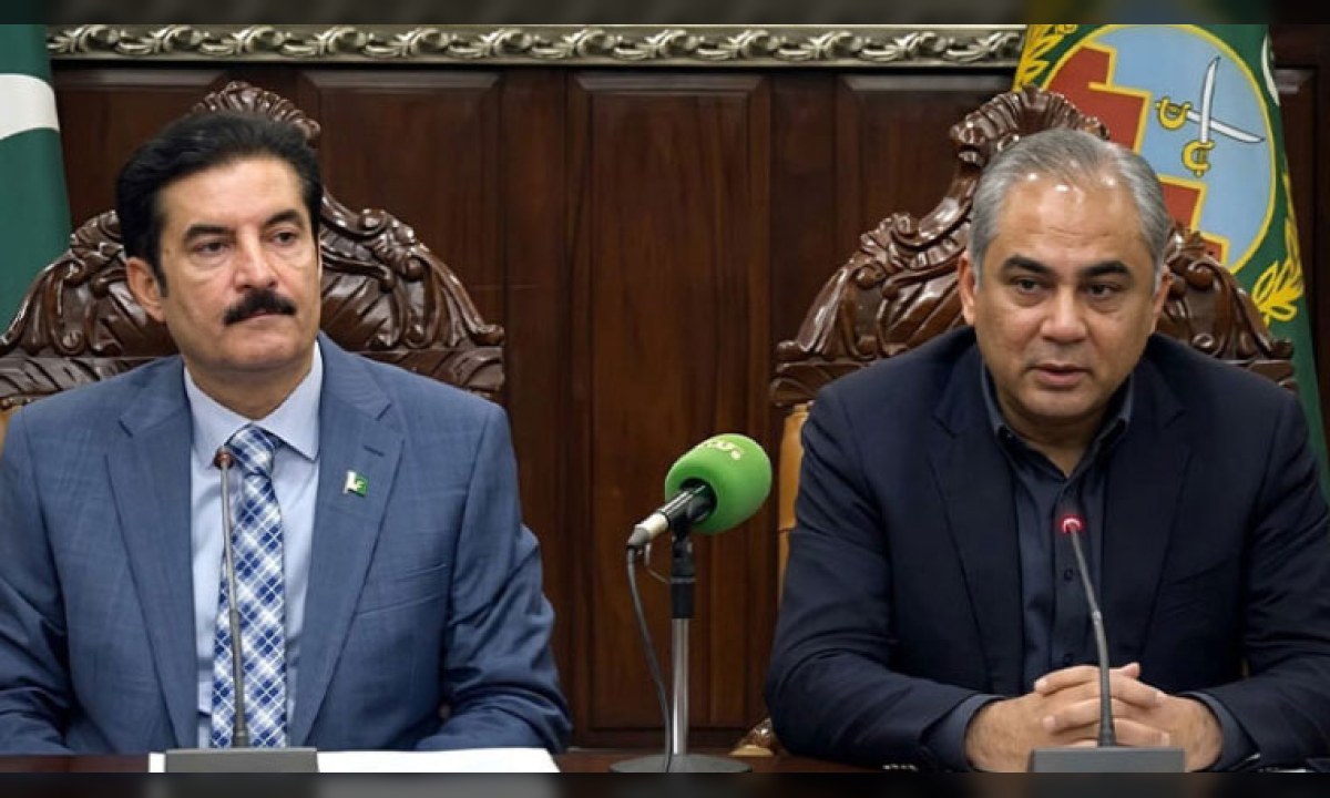 گورنر خیبرپختونخوا فیصل کریم کنڈی اور وفاقی وزیر داخلہ محسن نقوی ایپکس کمیٹی کے اجلاس کی صدارت کر رہے ہیں۔