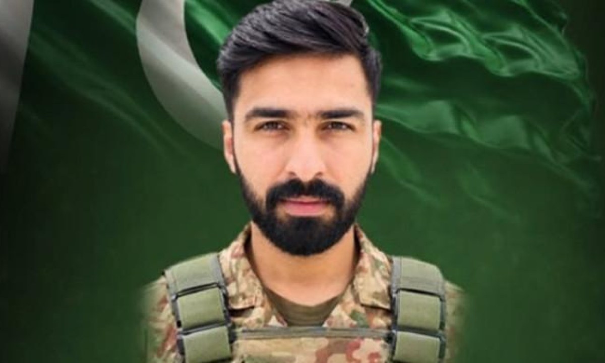 قلات اور گوادر میں سکیورٹی فورسز کی کارروائیاں اور شہید ہونے والے میجر وجاہت وحید