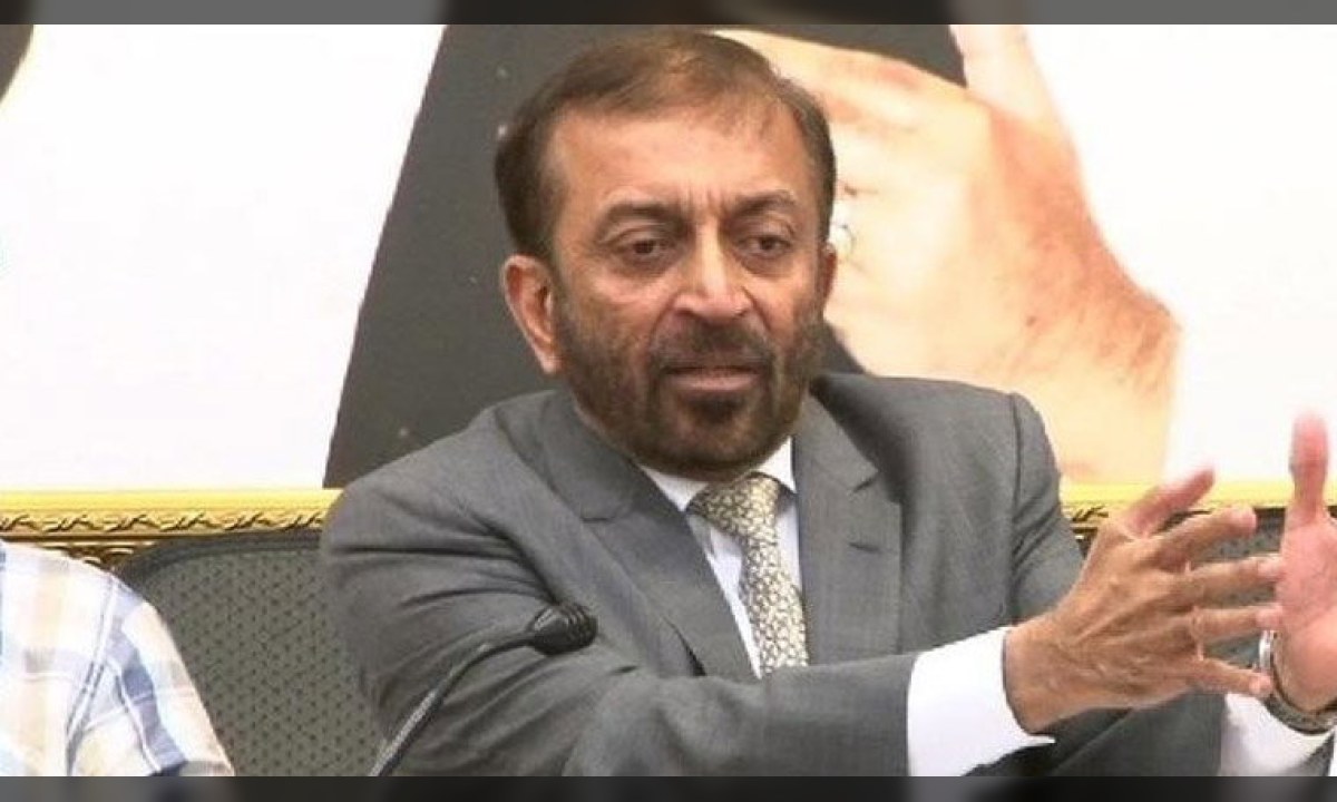 فاروق ستار پریس کانفرنس کے دوران ایم ڈی کیٹ کے مسائل پر گفتگو کرتے ہوئے