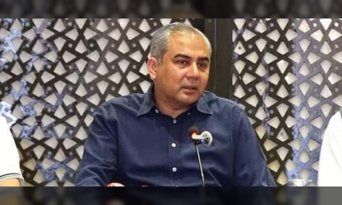وفاقی وزیر داخلہ محسن نقوی اور گورنر خیبرپختونخوا فیصل کریم کنڈی پشاور میں ایپکس کمیٹی کے اجلاس سے خطاب کر رہے ہیں۔