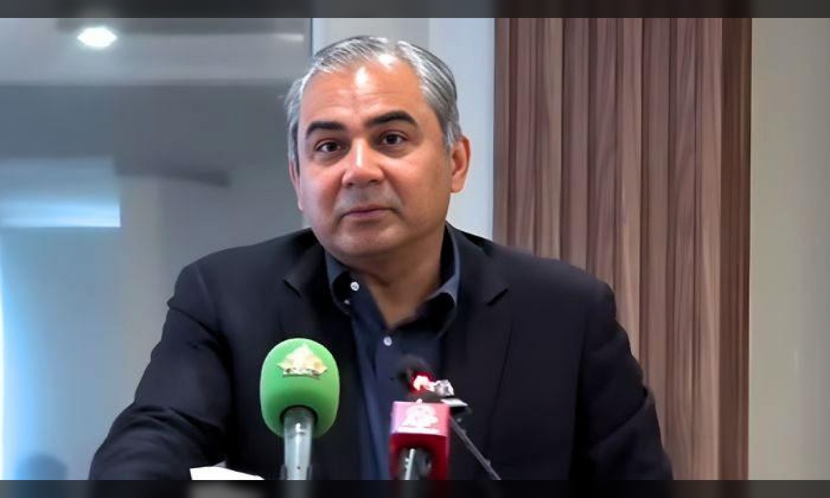 وفاقی وزیر داخلہ محسن نقوی لاہور چیمبر آف کامرس میں تقریب سے خطاب کر رہے ہیں۔