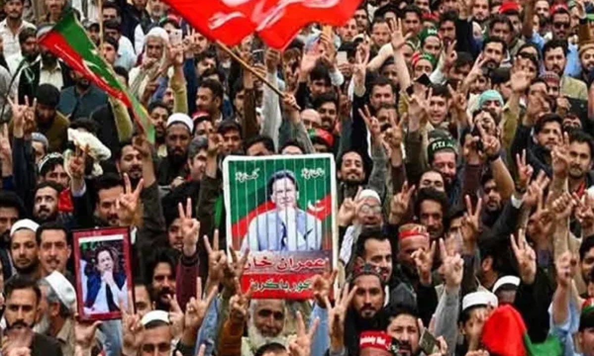 پاکستان میں امریکی سفارتخانے کے حکام سے پی ٹی آئی وفد کی ملاقات