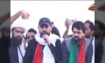 وزیراعلیٰ خیبرپختونخوا محمد سہیل آفریدی کرک میں لانگ مارچ کے شرکاء سے خطاب کر رہے ہیں